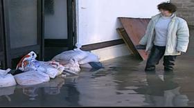Foto: Zaradi poplav razglašene izredne razmere v Karlovcu in Sisku