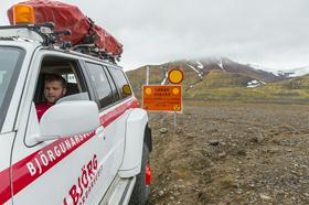 Na Islandiji po preplahu zaradi bruhanja vulkana znižali stopnjo alarma