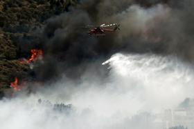 Foto: Grčija se bori s hudimi požari in prosi za pomoč