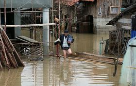Zaradi obsežnih poplav v delu Srbije razglasili izredne razmere
