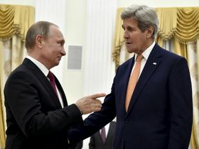 Vladimir Putin in John Kerry sta se pogovarjala štiri ure. (Foto - Reuters)