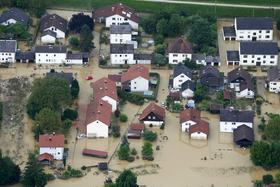 Foto: Poplave v Nemčiji zahtevale devet življenj, v Franciji eno