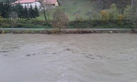 Vode ponoči še naraščale, največ težav na severozahodu