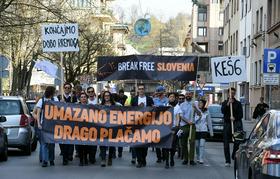 Foto: Na shodu s podnebno budnico vlado pozvali k opustitvi fosilnih goriv