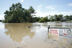 Najmanj dve smrtni žrtvi poplav v Avstraliji