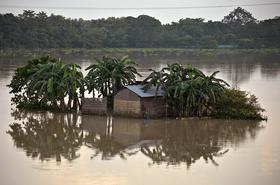 Jug Azije se spopada z enim najhujših monsunov - prizadetih 16 milijonov ljudi