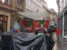 Dobimo se pred Skucom