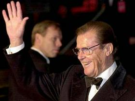 Roger Moore - največkrat je zaigral vohuna s "serijsko številko" 007.