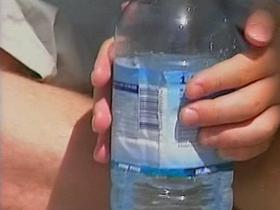Ustekleničena voda