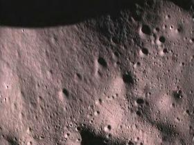 Slika površja Lune, ki jo je posnela indijska sonda