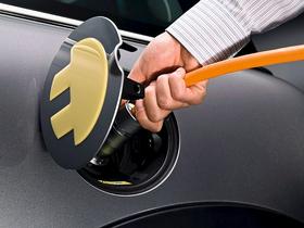 Mini E, polnjenje električnih baterij