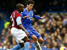 Michael Ballack in Nigel Reo-Coker