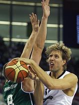 Rašo Nesterovič in Dirk Nowitzki