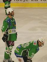 Todd Elik in Frank Banham