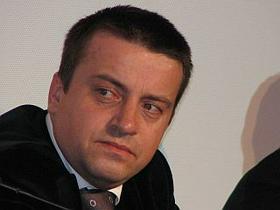 Joc Pečečnik je obogatel, potem ko je odkril tržno nišo - proizvodnjo in prodajo igralnih miz. Mu bo tudi nogomet tako naklonjen kot ruleta?