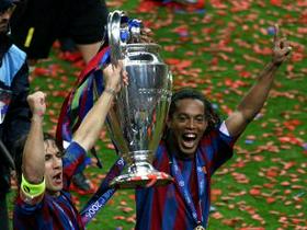 Carles Puyol in Ronaldinho
