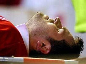 Mark Viduka (Middlesbrough) je zelenico v Birminghamu zapustil že v 23. minuti, potem ko se je poškodoval pri padcu na trdem igrišču.