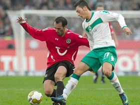 Sergio Pinto in Mesut Oezil