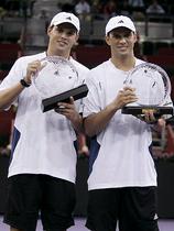 Bob in Mike Bryan