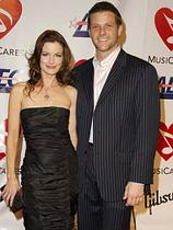 Laura Leighton in Doug Savant