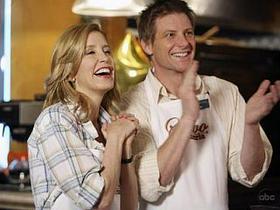 Felicity Huffman in Doug Savant v Razočaranih gospodinjah