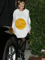 http://img.rtvslo.si/upload/zabava/gwen-stefani-sunny-side-up-01_show.jpg