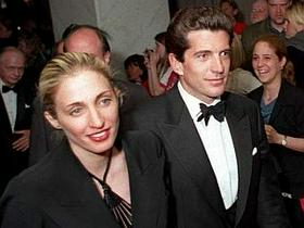 Carolyn Bessette in John Fitzgerald Kennedy mlajši