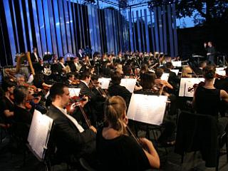 Simfonični orkester in Big band RTV Slovenija sta skupaj z orkestrom iz Pikardije v Franciji ustvarila slavnostni glasbeni večer. Foto: Darko Koren/RTV Slovenija