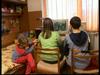 Pet odstotkov slovenskih gospodinjstev si v letu 2008 ni moglo privoščiti osebnega avtomobila, tretjina gospodinjstev pa si ni mogla privoščiti enotedenskih počitnic, ugotavljajo na Sursu. Foto: EPA