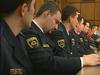 V policijskem sindikatu poudarjajo, da ne želijo jemati plač vojski, ampak želijo biti z njimi izenačeni. Foto: MMC RTV SLO