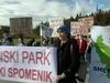 Krajani so nezadovoljni z občinsko upravo na čelu z županom Damijanom Pernetom, ki je gorenjskim občinam ponudila lokacijo Tenetiše za regijski center za odpadke. Foto: RTV SLO