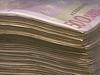 Lani so najvišje plače prejemali zaposleni v finančnem sektorju, najdražje nadure pa zaposleni v zdravstveni in socialnovarstveni dejavnosti. Foto: MMC RTV SLO