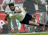 Italijanski vratar Gianluigi Buffon je optimističen glede uvrstitve v četrtfinale.