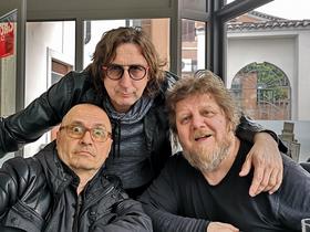 Dan D s Knjigo pohval in pritožb