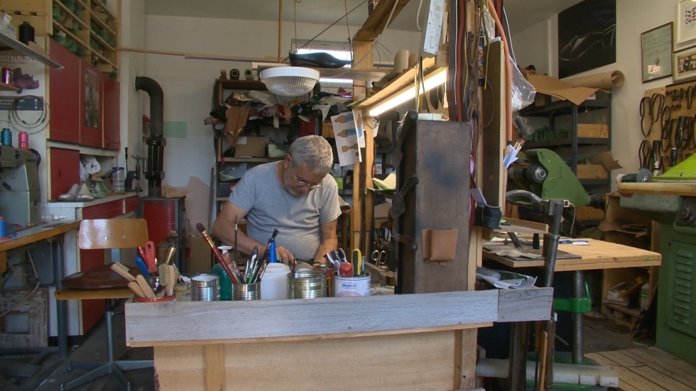 Ahol a szegedi papucs készül