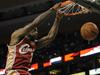 LeBron James se vrača v Cleveland, kjer so pred štirimi leti že javno zažigali njegove drese. Foto: EPA