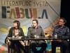 Polna dvorana Kluba CD-ja je pričakala tudi med slovenskimi bralci nadvse priljubljenega češkega pisatelja Michala Viewegha, gosta festivala Literature sveta. Viewegh je s 'promotorko' branja Manco Košir in pisateljem Andrejem Blatnikom spregovoril o veščinah literarnega ustvarjanja, temi njegove knjige Učna ura ustvarjalnega pisanja. Foto: MMC RTV SLO