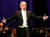 José Carreras je napolnil dvorano Stožic, ki so se tenorjevemu nastopu 'zahvalile' s stoječimi ovacijami. Foto: Sandi Fišer