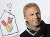 55-letni Costner je najbolj prepoznaven po vlogah v filmih Pleše z volkovi in Telesni stražar. Foto: EPA