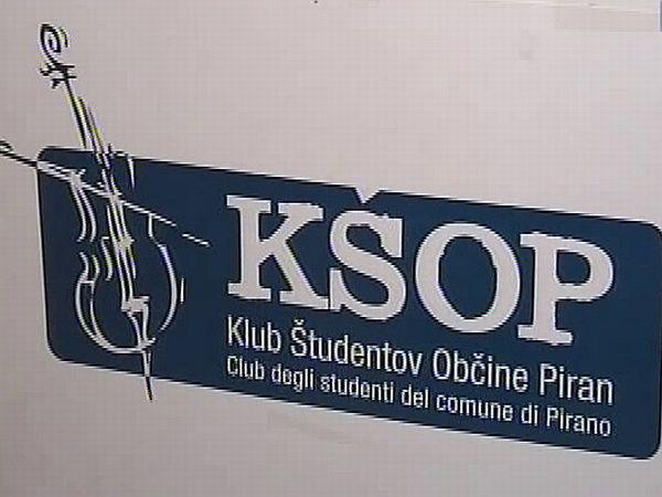 V Klubu piranskih študentov so nastali zapleti, zaradi katerih je morala posredovati policija. Foto: MMC RTV SLO