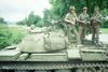 Nova Gorica, Junij 1991 - Tank na mejnem prehodu v Rožni dolini