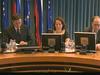 V začetku decembra so na splet pricurljali posnetki sej vlade. Generalna sekretarka vlade Helena Kamnar (v sredini) je pojasnila, da so imeli dostop do posnetkov Janez Janša, generalni sekretar njegove vlade Božo Predalič in Predaličev naslednik Milan M. Cvikl. Foto: MMC RTV SLO