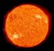 Tornadi naj bi po besedah znanstvenikov energijo v obliki magnetnih valov z notranjosti Sonca prenašali na njegovo površino in atmosfero. Foto: Nasa