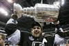 Anže Kopitar je kot prvi Slovenec osvojil Stanleyjev pokal, lovoriko, ki se zlahka meri z zlato olimpijsko medaljo. Foto: Reuters