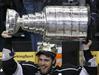 Otroške sanje so uresničene: postal je hokejist, kot prvi Slovenec je zaigral v Ligi NHL, zdaj pa je še osvojil Stanleyjev pokal. Foto: Reuters