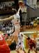 Klemen Prepelič, igralec Heliosa, je v domžalski dvorani do polčasa dosegel osem točk, na koncu pa 14. Zadel je štiri mete za tri točke od enajstih. Foto: KZS/Aljaž Močnik