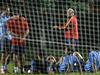 Na svetovnem prvenstvu v Južni Afriki je ob zmagi Španije nad Portugalsko z 1:0 v osmini finala v drugem polčasu zadel David Villa. Potek tekme je spremenil vstop Fernanda Llorenteja na začetku drugega dela. Morda bo nogometaš Athletic Bilbaa dobil priložnost tudi v sredo. Na tem prvenstvu še ni igral. Foto: EPA