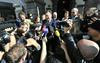 Zoran Janković je poudaril, da verjame v pravosodje in organe pregona. Preiskave in policistov sicer ni bil vesel, saj ga skrbi za ženo in otroka, je pa vesel, da so policisti končno prišli in da se bo zdaj