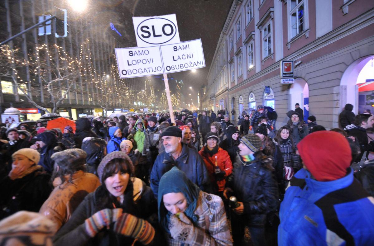 Poročilo KPK-ja dokazuje upravičenost zahtev protestnikov, menijo predstavniki nekaterih iniciativ, ki pozivajo k družbenim spremembam. Foto: BoBo