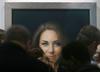Kakšen se vam zdi prvi uradni portret vojvodinje Catherine? Britanski kritiki niso navdušeni. Foto: Reuters